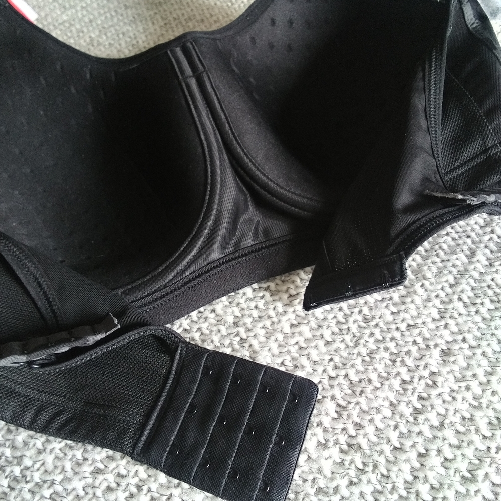 LIVI (Lane Bryant) Max Support Wicking Underwire Sports Bra Size 36D - Picture 7 of 10